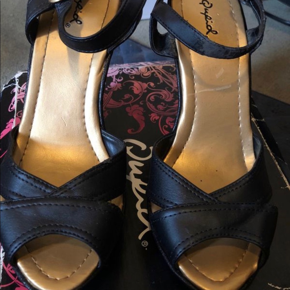 Wedges - Picture 3 of 3